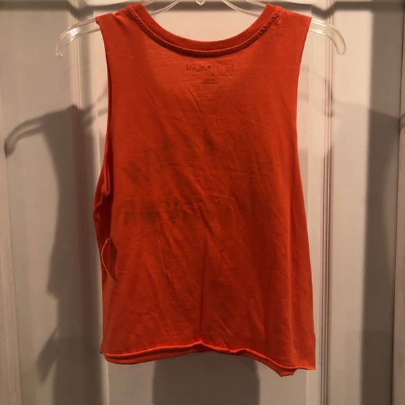 Vacation Please Crop Top - Picture 3 of 3